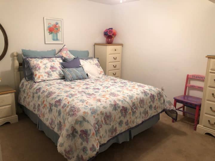 Second bedroom with a large closet and a very comfortable queen size bed.