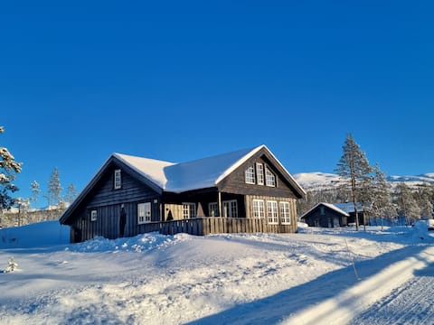 Cozy family cabin with room for 11 on Turufjell
