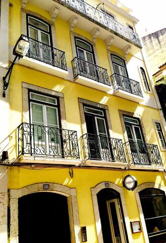 Stylish 2BR Loft w/ Views • Av. Liberdade & Metro gallery image 3