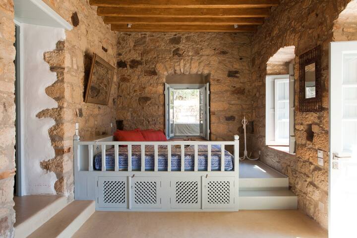 Leon’s House, Patmos gallery image 4