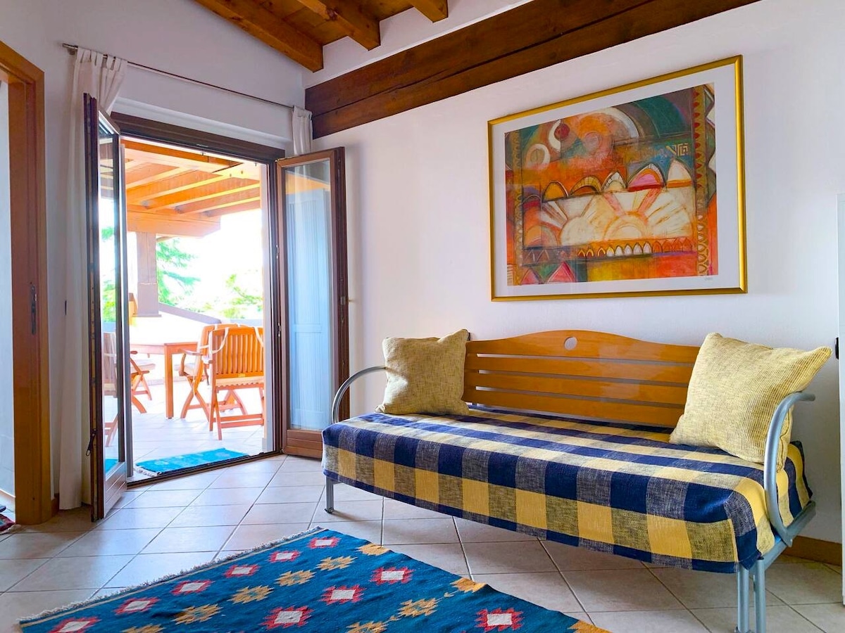 Спалня с разтегателен диван