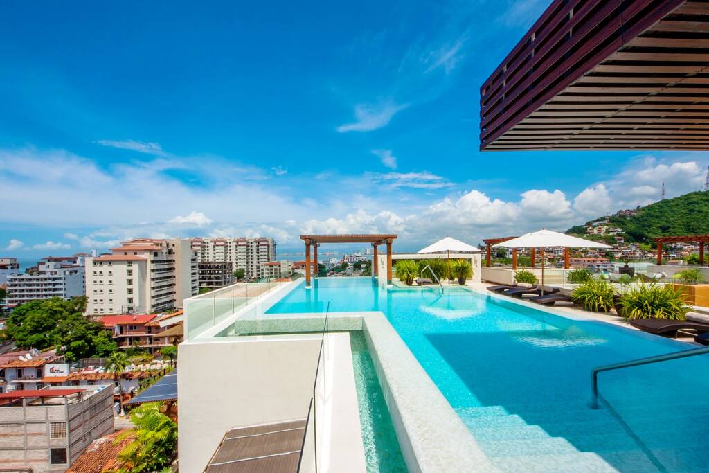 gorgeous views from infinity pool
