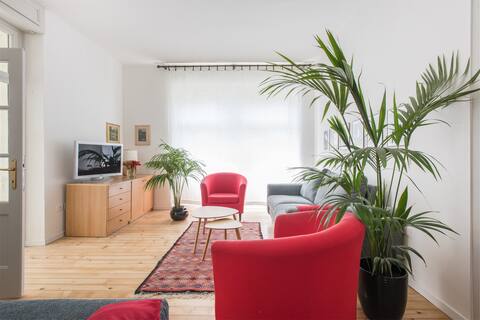 Casa Internazionale, two APARTMENTS with a garden