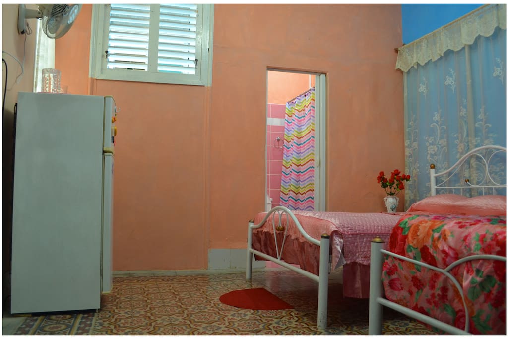 HABITACIÓN DOBLE FAMILIAR
