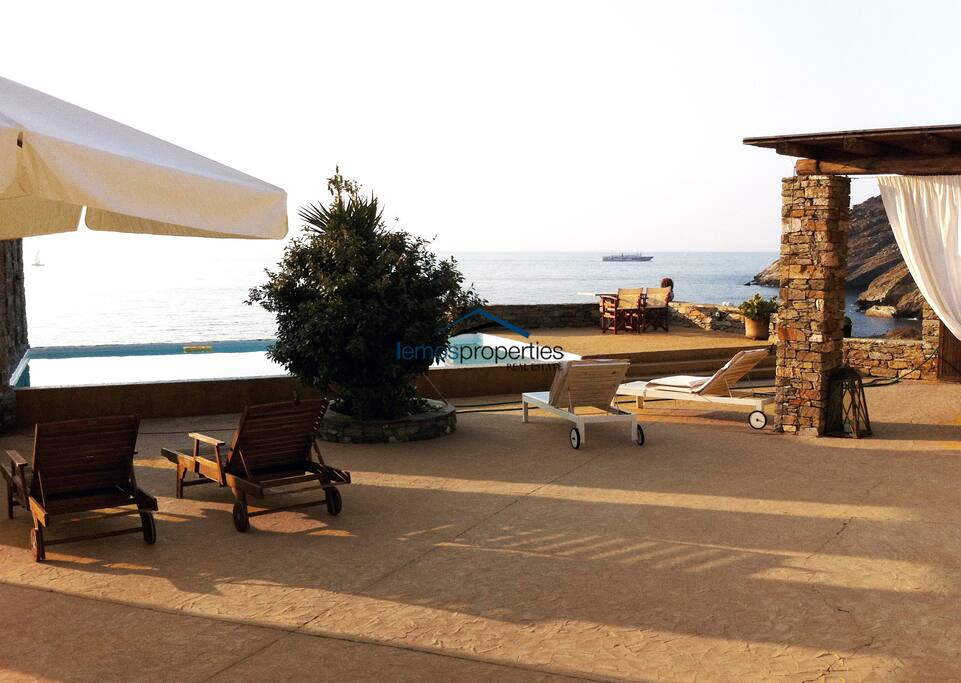 The sunbathing terrace and the pool