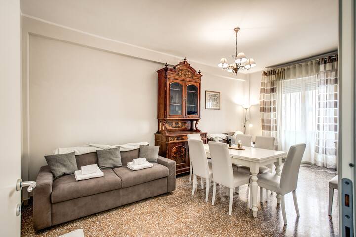 Group Apartments Rome San Giovanni 2 gallery image 2