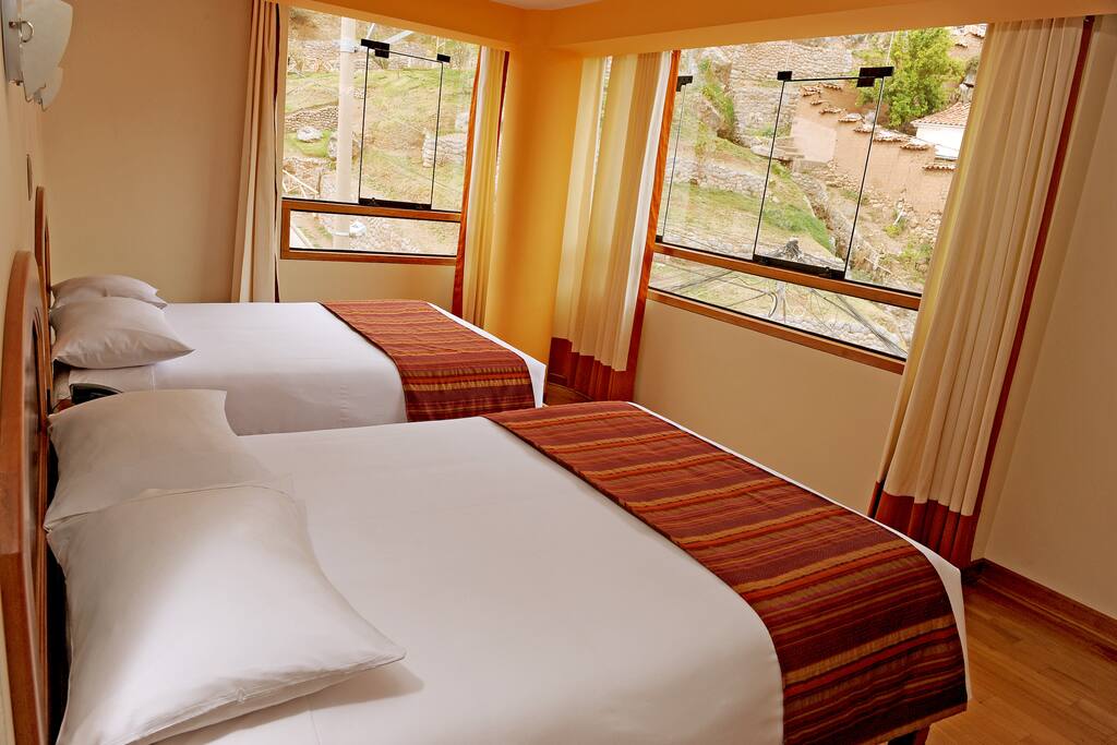 Habitación twin con camas confortables