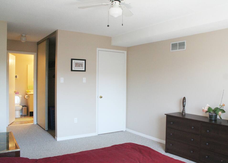 Your room: direct entrance to a private bathroom