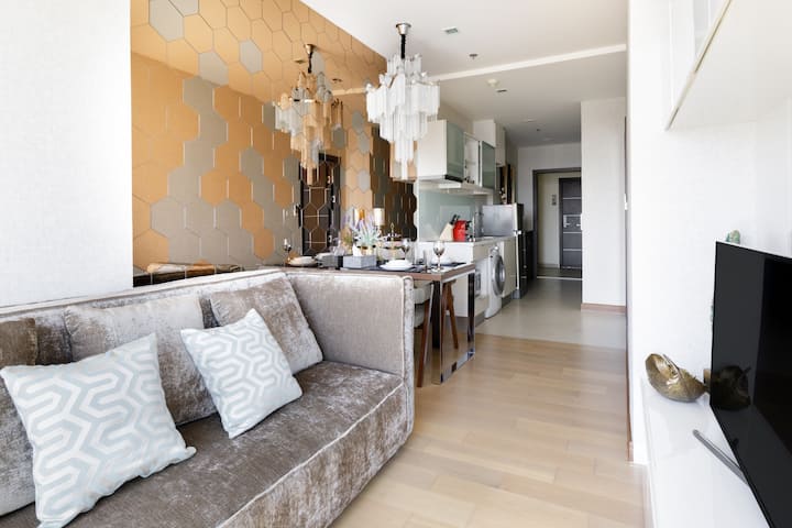 Elegant Executive Suite With Rooftop Pool In Chiang Mai - 清邁