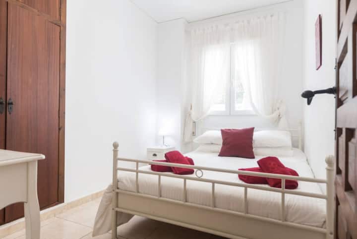 卧室4 ：双人床