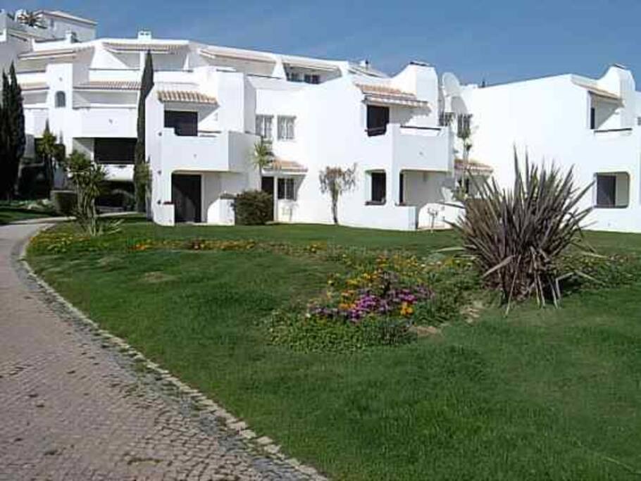 Gardens to rear of complex