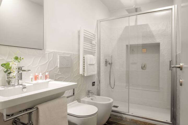 MySuite Tower Pantheon gallery image 2