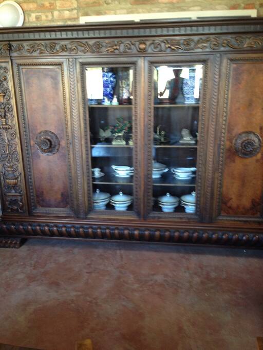 OLD DUTCH CUPBOARD