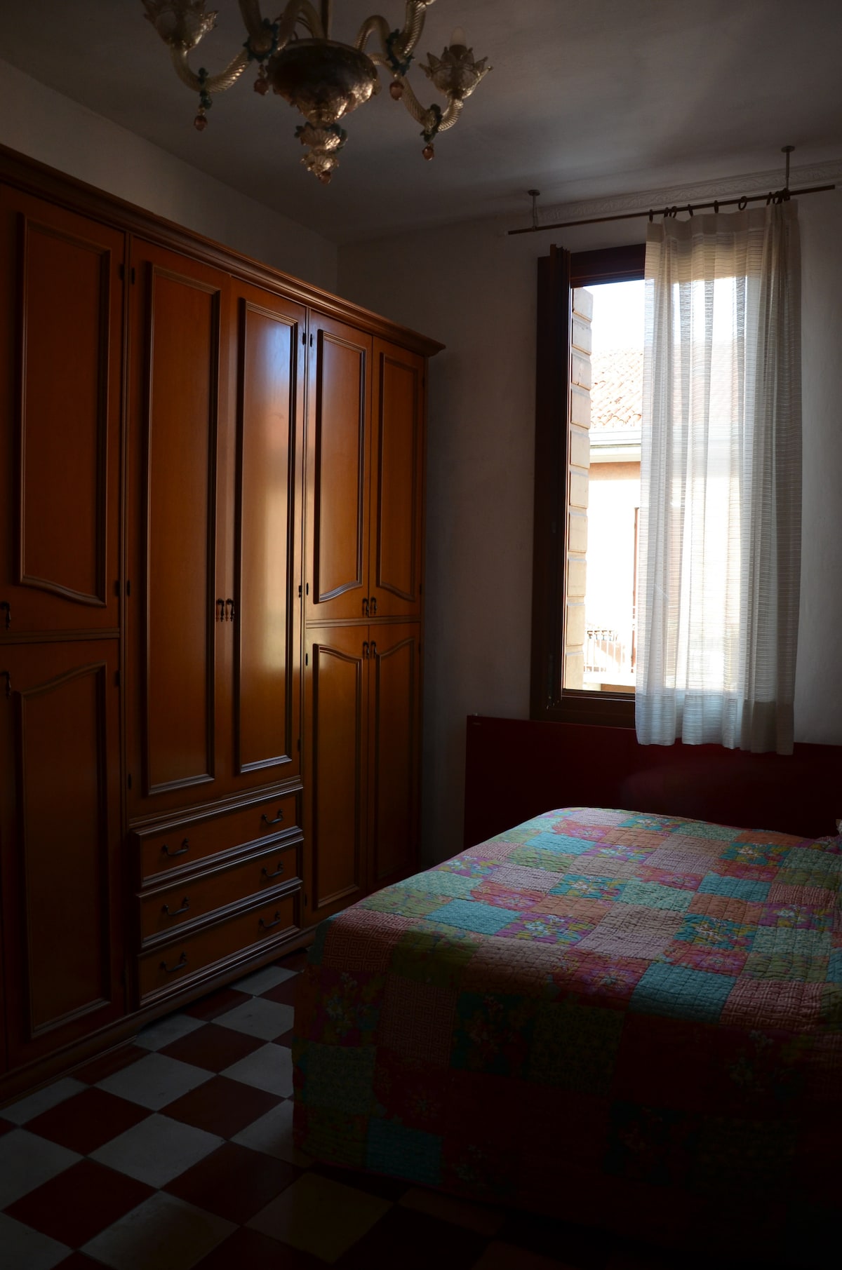 غرفة النوم 2