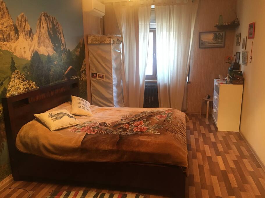 Room with king size bed