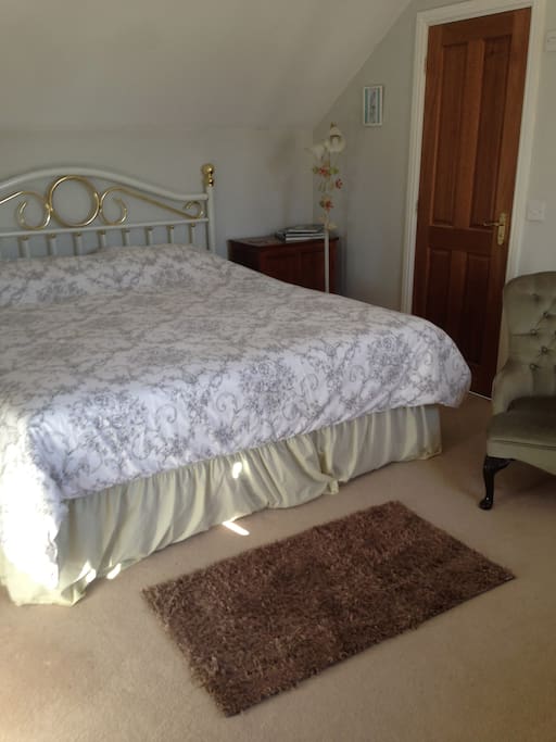 Bedroom 1 En suite. Superking size bed. Extremely cosy and very private room. includes television