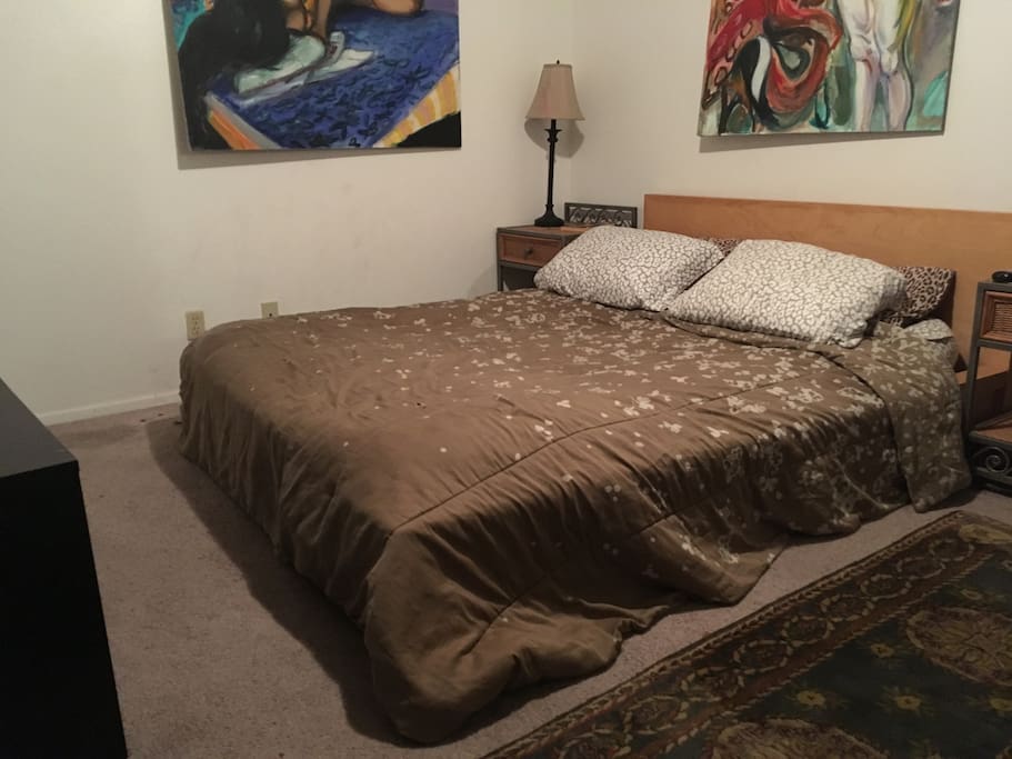 Master Bedroom - Cozy Platform Queen