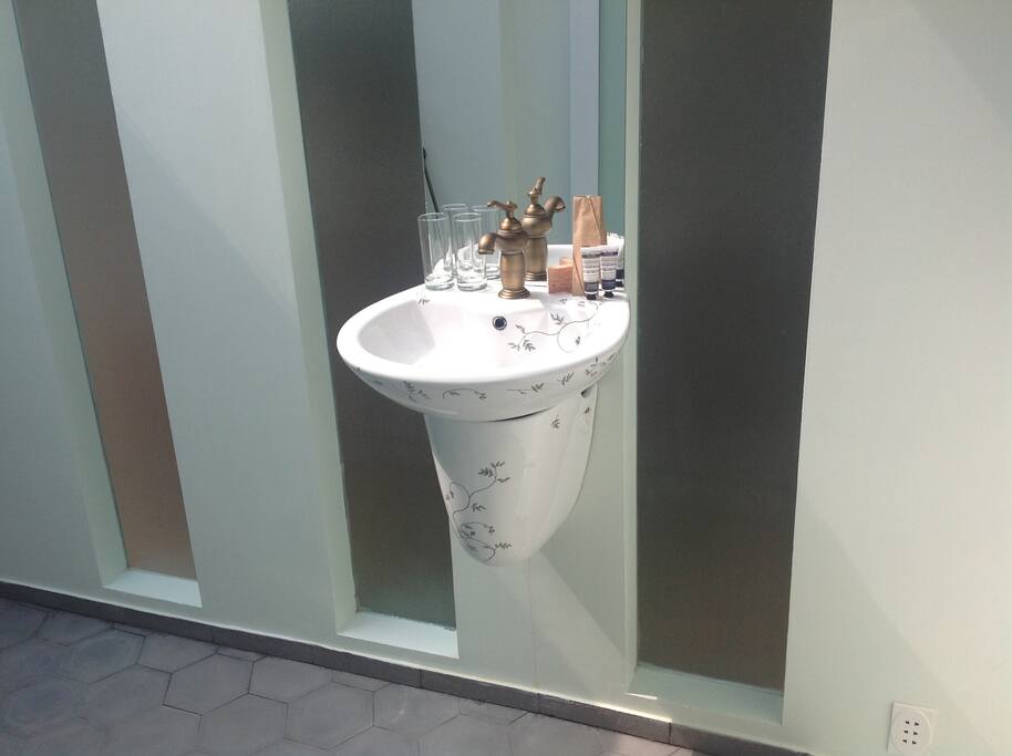 Free high quality toiletry amenities