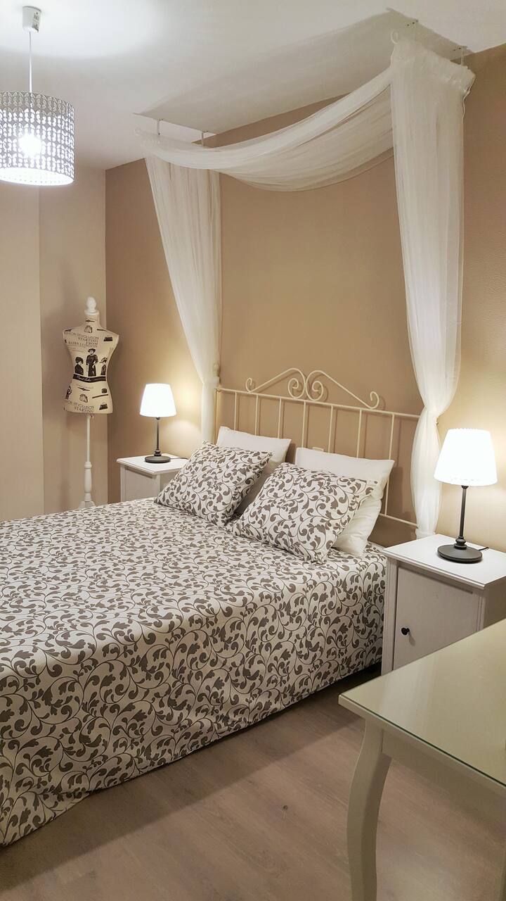 الغرفة الثانية