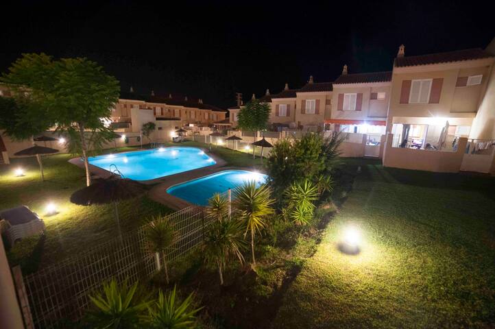 Dos Casas Adosadas Unidas Por El Patio 4 Bedrooms 4 Bathrooms House In Isla Cristina Spain