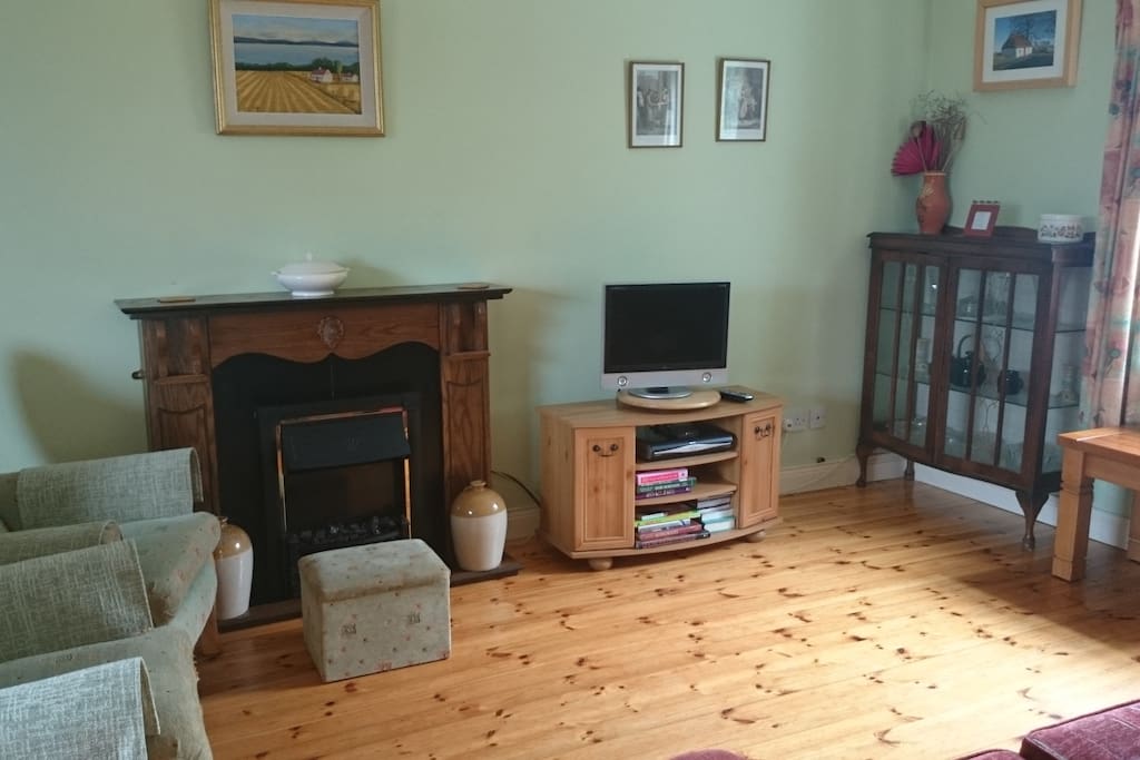 Sitting and TV room