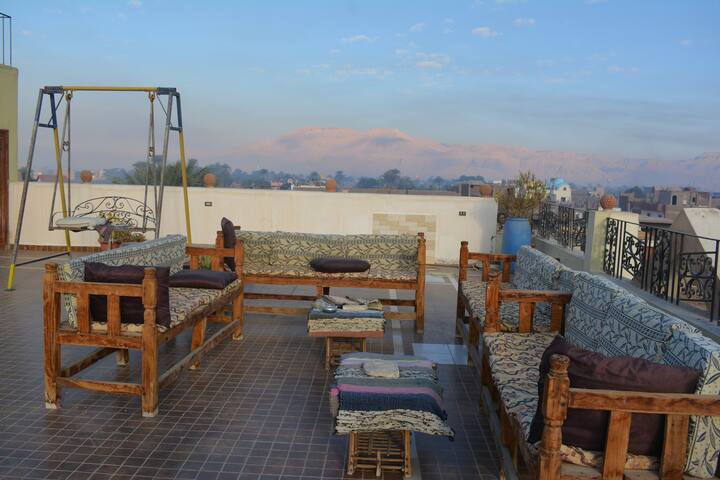 Private & Comfy 4BR in Harmony House - Nile View