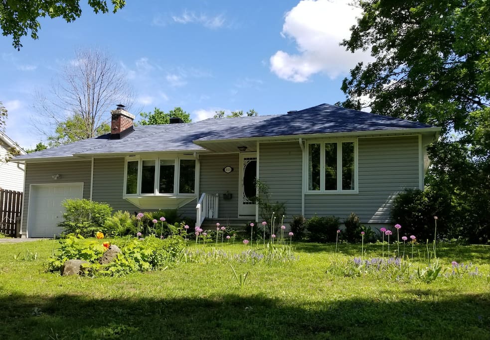 The home is on a quiet street close to CHEO, The Ottawa Hospital General Campus, downtown Ottawa & Lansdowne.