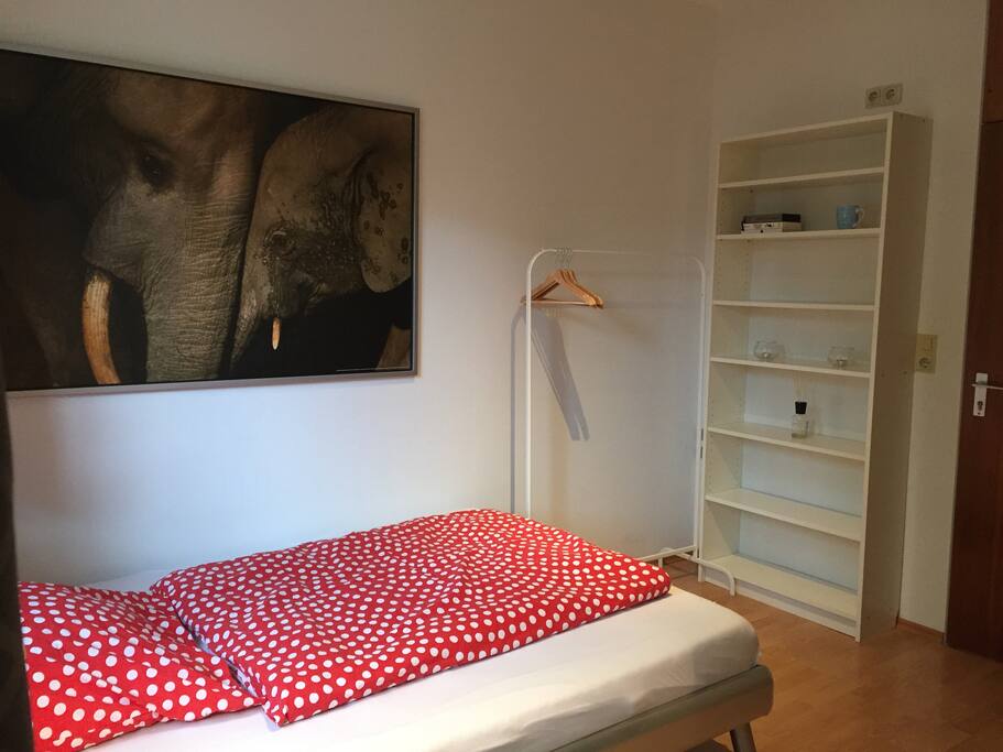 Dein Zimmer / Your Room