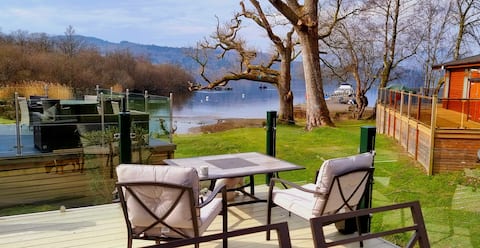 Luxury Two Bedroom Lodge On The Beck and Lakeside.