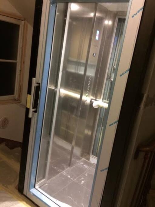 NEWS ! Elevator in our bulding !!