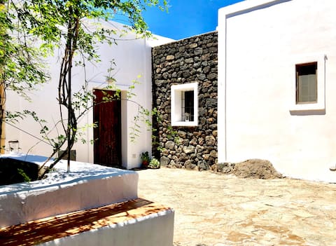 Successful Airbnb property: The Ancient Baglio - Dammuso 'Il Cappero' in Pantelleria