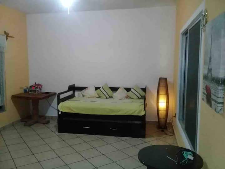 เตียงจิงโจ้เสริมพร้อมเตียงเดี่ยว 2 เตียง 