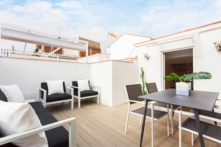 Boutique Penthouse with private terrace