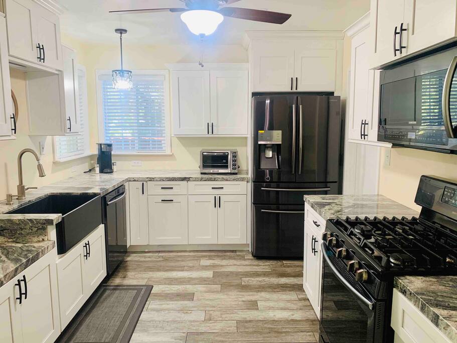 Airbnb Charming Hideaway
