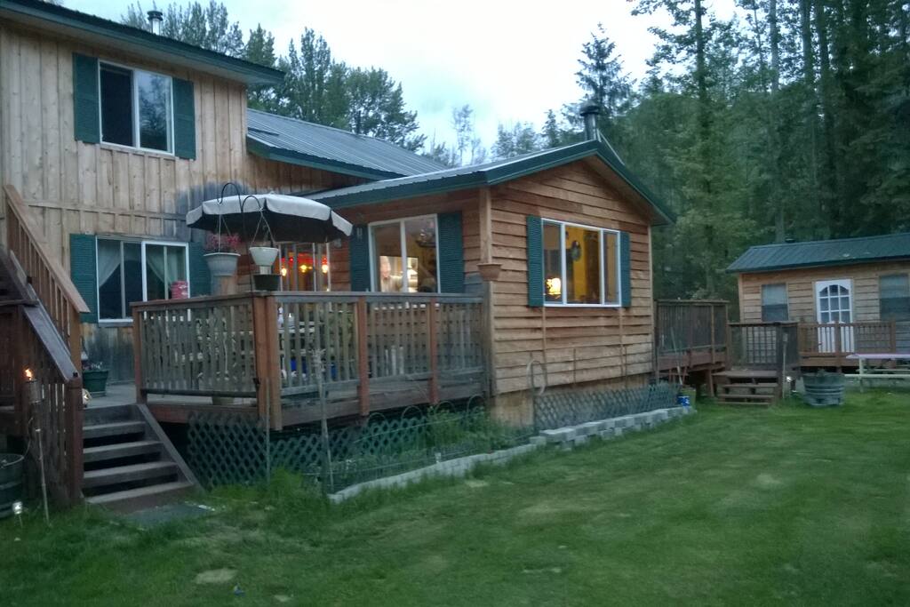 Access to outside deck's including Separate Entry/Exit.