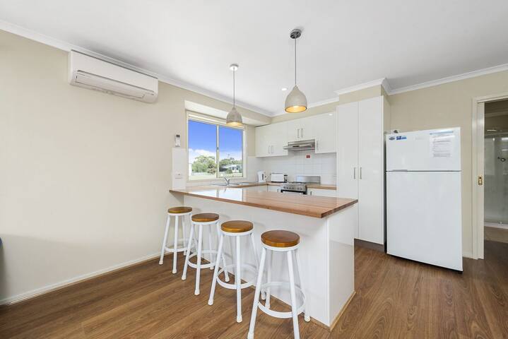 Summer Breeze gallery image 2