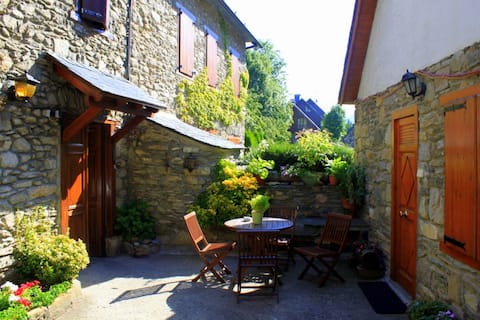 Top Airbnb: Es Bernat House 2 in Naut Aran