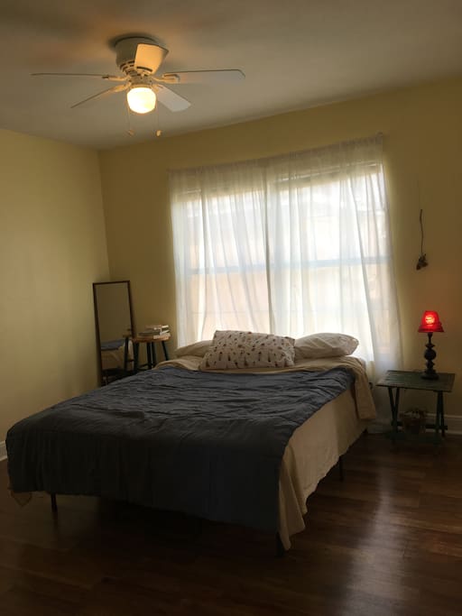 Bedroom -Queen bed