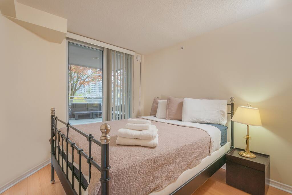Comfortable double bed