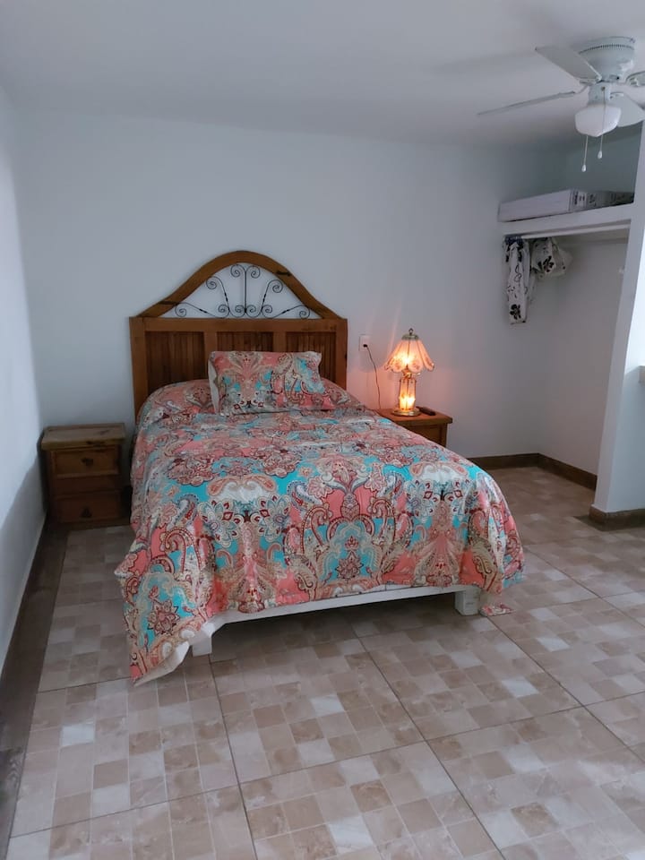 Large independent loft 10 min from Qro Airport Guest suites for Rent in Santiago de Querétaro