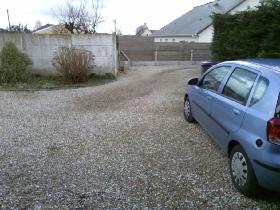 stationnement dans la cour