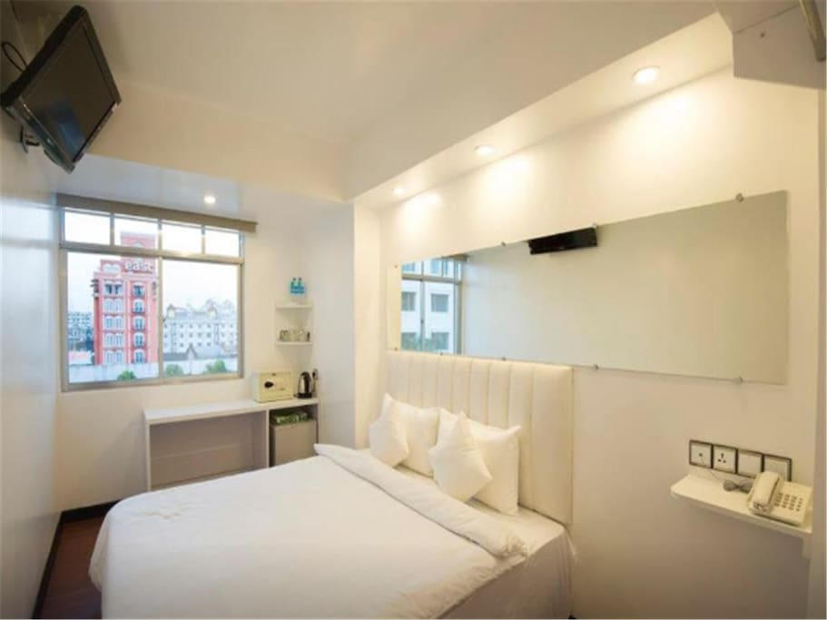King bed room