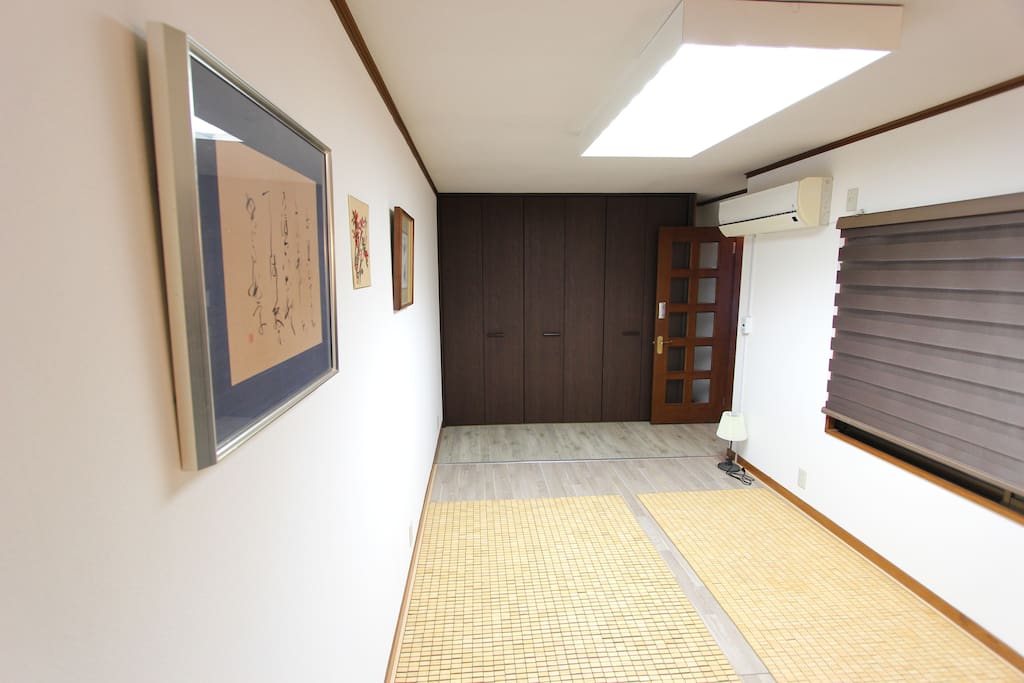 large room enough for 3person