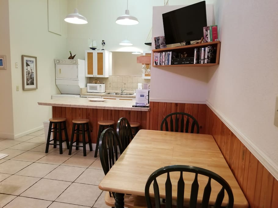 Dining/Kitchen