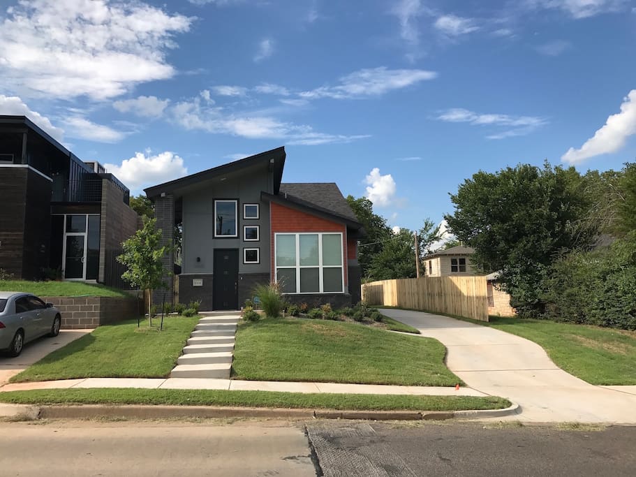 Brand new house, 5 minutes from downtown.