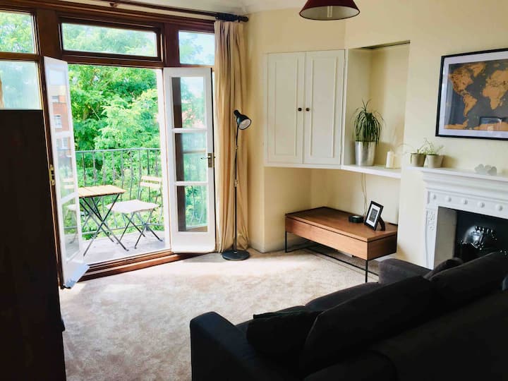 Top 10 Airbnb Vacation Rentals In WestcliffonSea, SouthendonSea