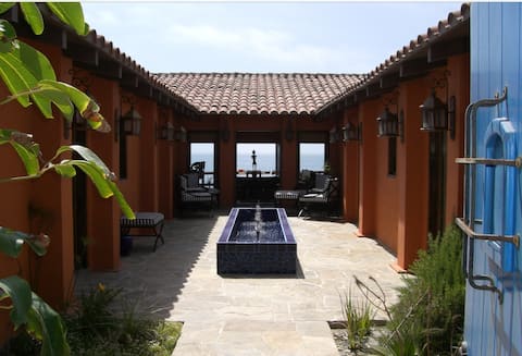 LUXURY PRIVATE BEACHFRONT