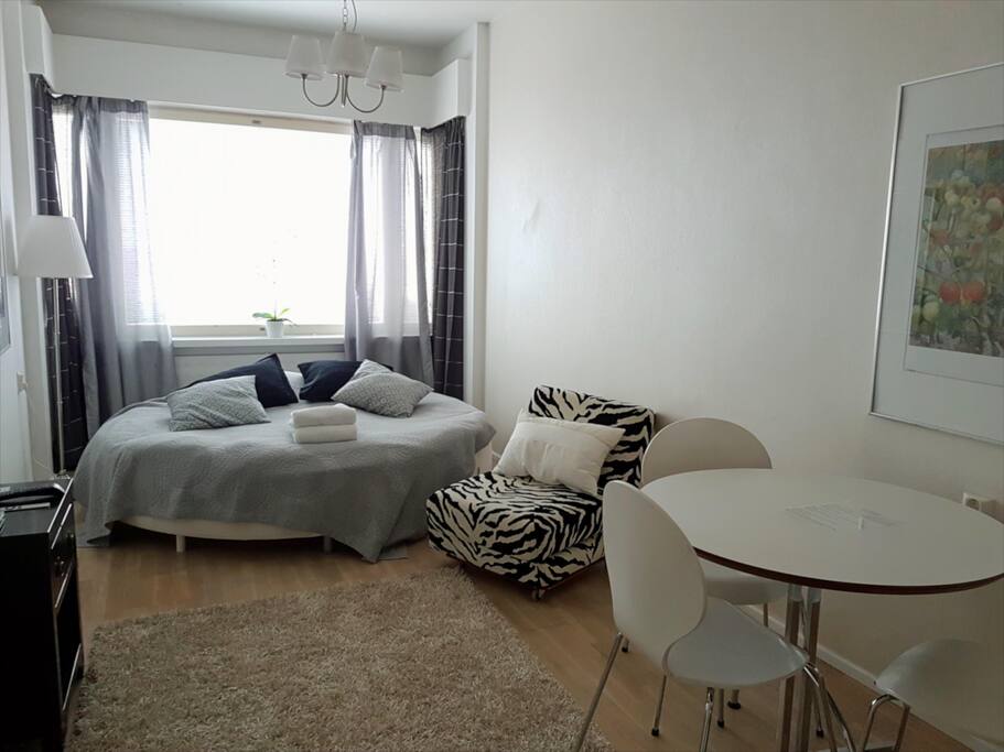 Private flat, suitable for 1 -2 or even 3 persons. Fresh towels and bed linens.