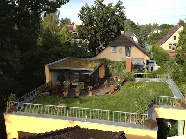 Oasis in the urban jungle – 150 qm green/citynear gallery image 2