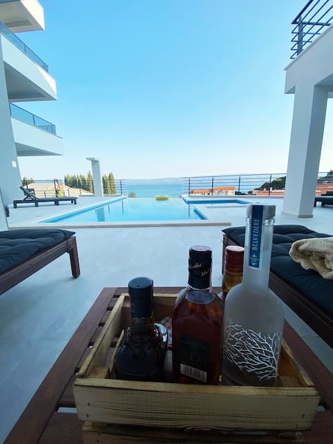 Popular Airbnb listing: Villa Kebeo - Penthouse, private jacuzzi, Duce-Omis in Omiš